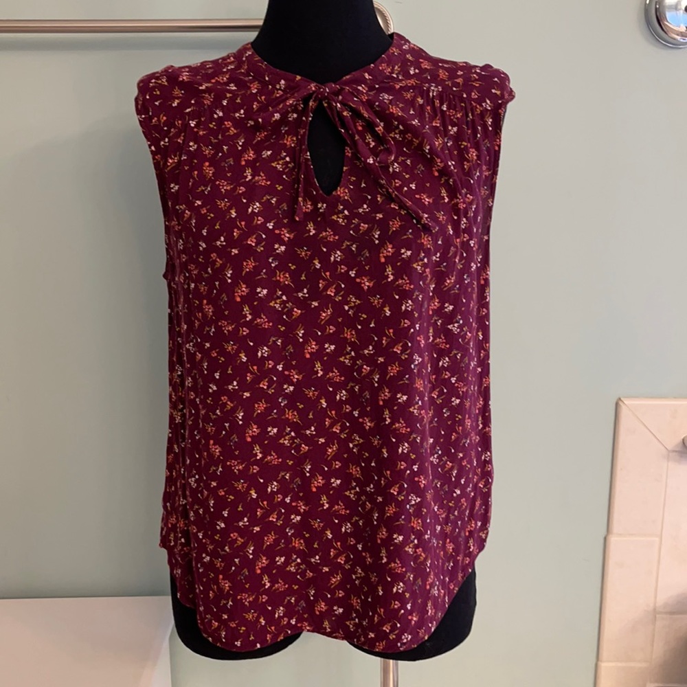 Old Navy Large Tie Keyhole neck Sleeveless Blouse